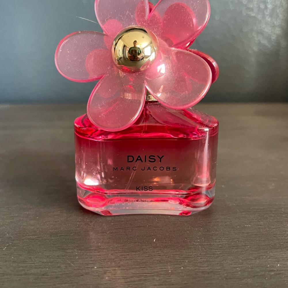 Marc Jacobs Kiss